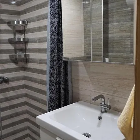 Apartament Number 5 *