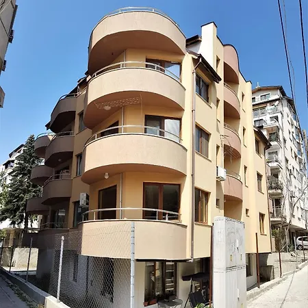 Number 5 Apartmán *
